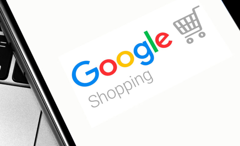 Handy mit Google Shopping Logo