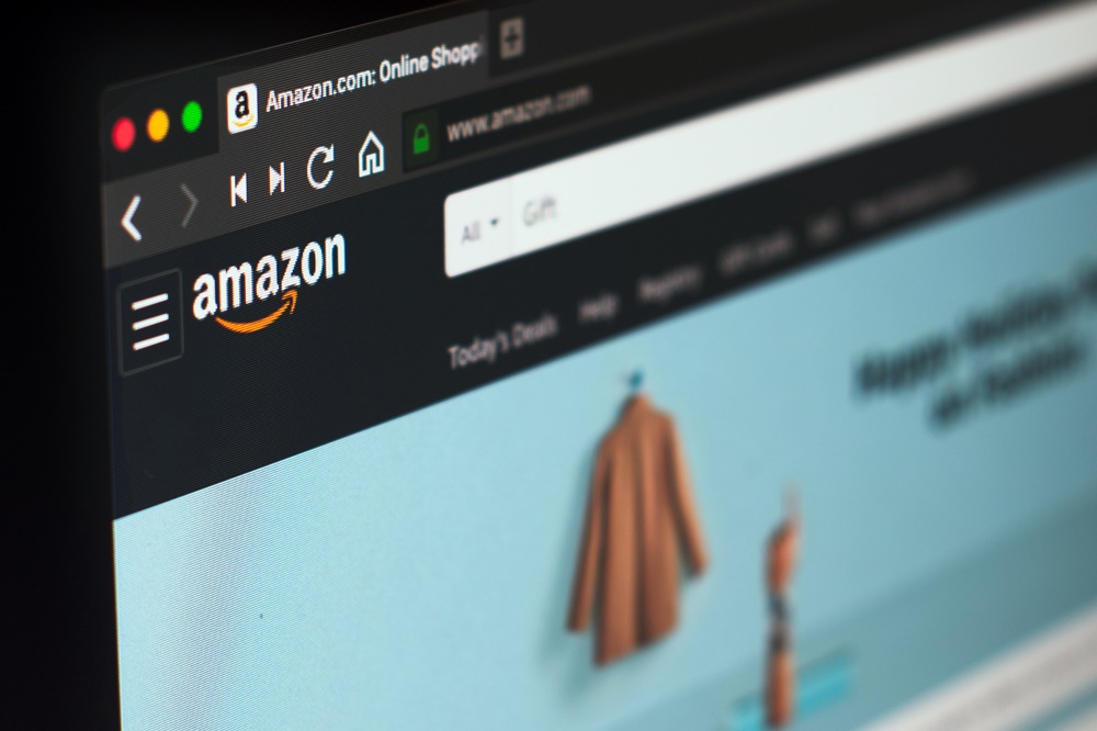 Amazon Startseite geöffnet auf Laptop